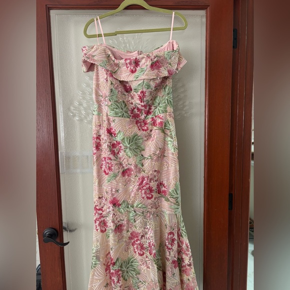 Xscape Gown - Picture 5 of 7